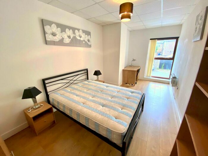 2 Bedroom Apartment To Rent In Common Road, Huddersfield, HD1