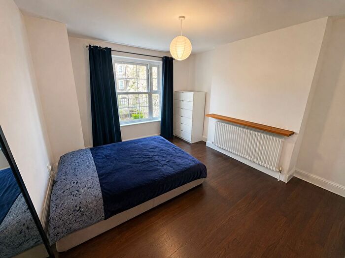 3 Bedroom Flat To Rent In Falmouth Road, London, SE1
