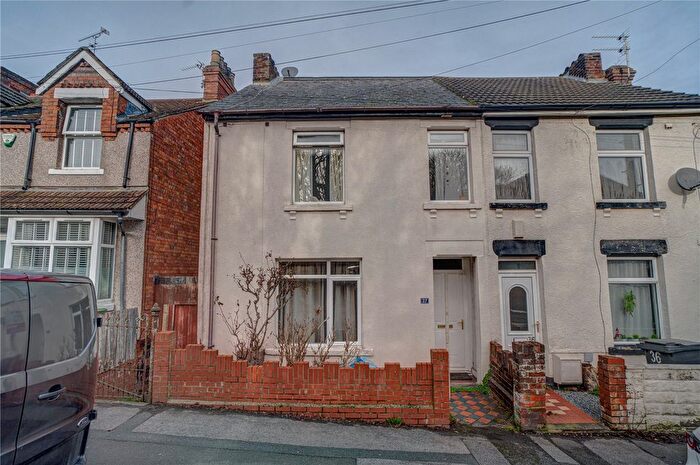 3 Bedroom End Terrace House For Sale In Radnor Street, Swindon, Wiltshire, SN1