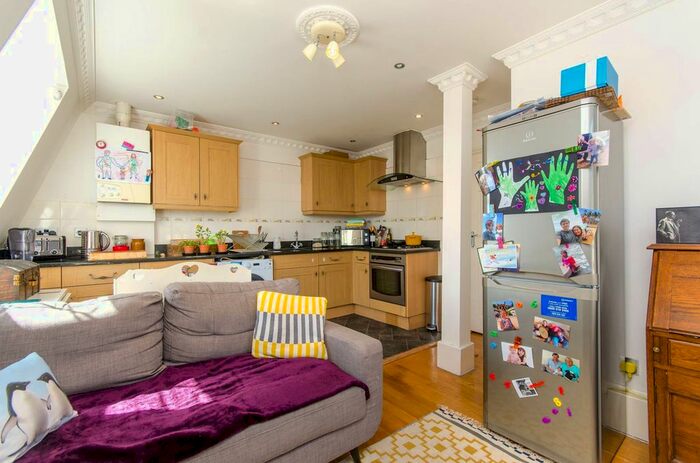 2 Bedroom Flat To Rent In Upton Heights, Forest Gate, London E7