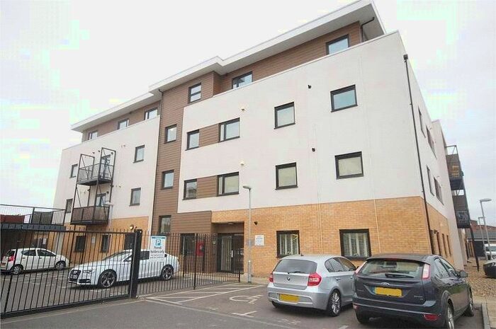 1 Bedroom Flat To Rent In Autumn Court, Spring Gardens, Romford, Essex, RM7