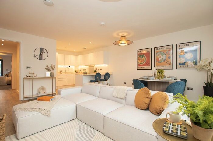 2 Bedroom Flat To Rent In Pyramid House, Ashford, TN23