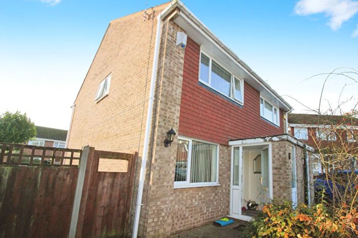 2 Bedroom Semi-Detached House To Rent In Foxton Close, Sellars Wood, Nottingham, NG6