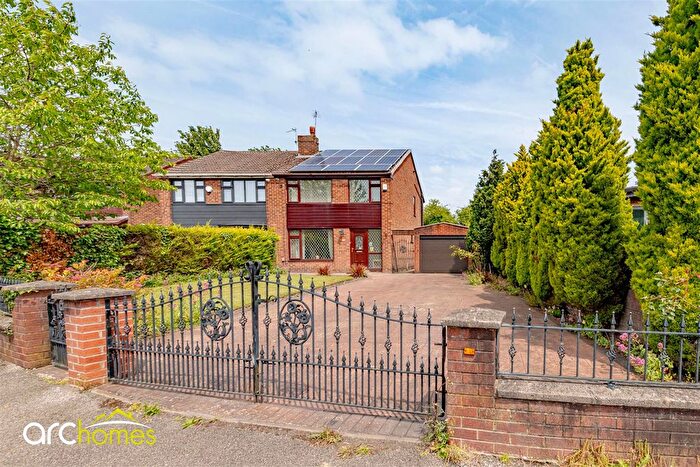 3 Bedroom Semi-Detached House For Sale In Ringway Avenue, Leigh, WN7