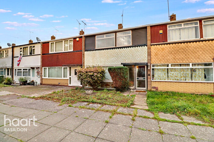3 Bedroom Terraced House For Sale In Plumberow, Basildon, SS15