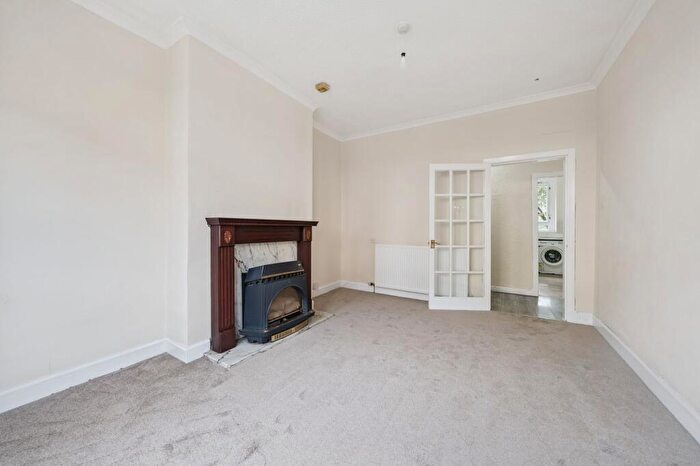 3 Bedroom Flat For Sale In Deanston Drive, Flat /, Shawlands, Glasgow, G41