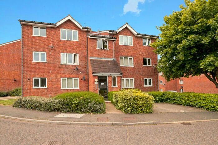 Studio To Rent In Mason Way, Waltham Abbey, Essex, EN9