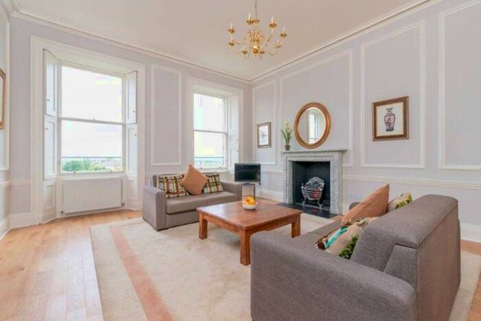 2 Bedroom Flat To Rent In Great Stuart Street, West End, City Centre, EH3