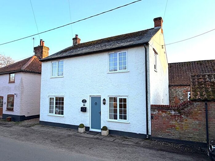 3 Bedroom Detached House For Sale In Weasenham Road, Great Massingham, PE32