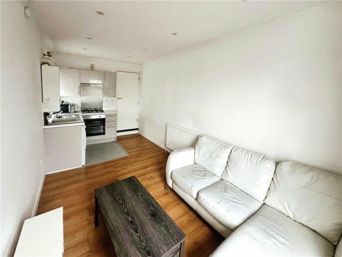 2 Bedroom Apartment For Sale In Somers Road, Southsea, Hampshire, PO5