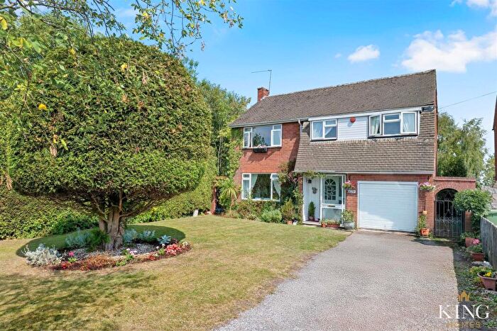 4 Bedroom Detached House For Sale In Evesham Road, Astwood Bank, B96