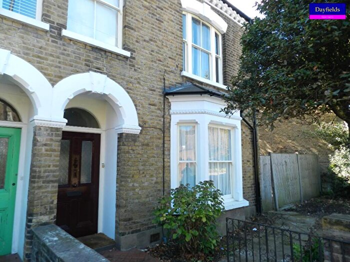 2 Bedroom Flat For Sale In Cecil Road, London, EN2