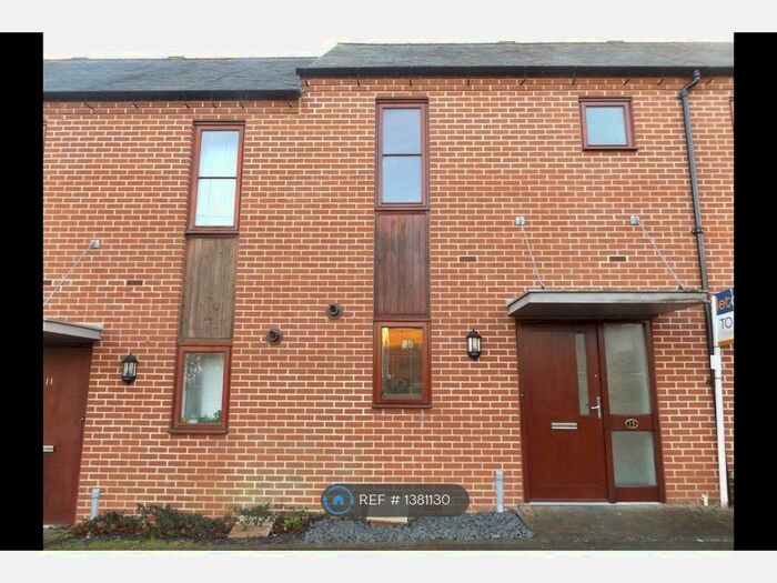 2 Bedroom Terraced House To Rent In Elder Road, Basingstoke, RG24
