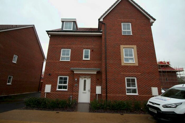 3 Bedroom House To Rent In Tawny Grove, Canley, CV4