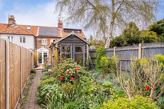 2 Bedroom Cottage For Sale In Fakenham Road, Briston, NR24