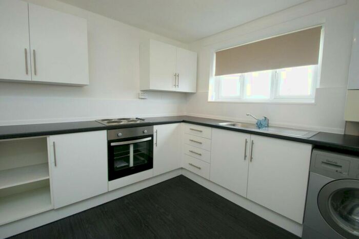 1 Bedroom Flat To Rent In Wyndham Crescent, Burnham, SL1