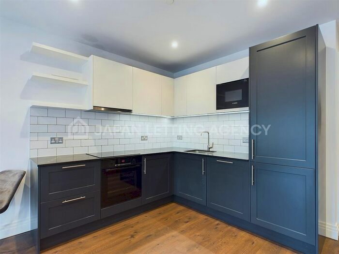 1 Bedroom Flat To Rent In Filmworks Walk, London, W5