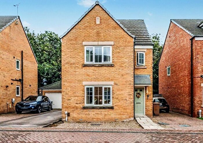 4 Bedroom Detached House For Sale In Beech Tree Avenue, Kirkstall, Leeds, LS5