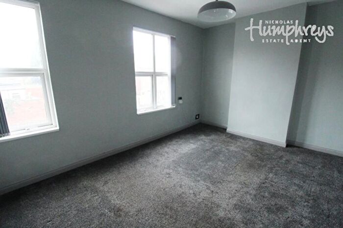 1 Bedroom Flat To Rent In Summerfield Crescent -, B16
