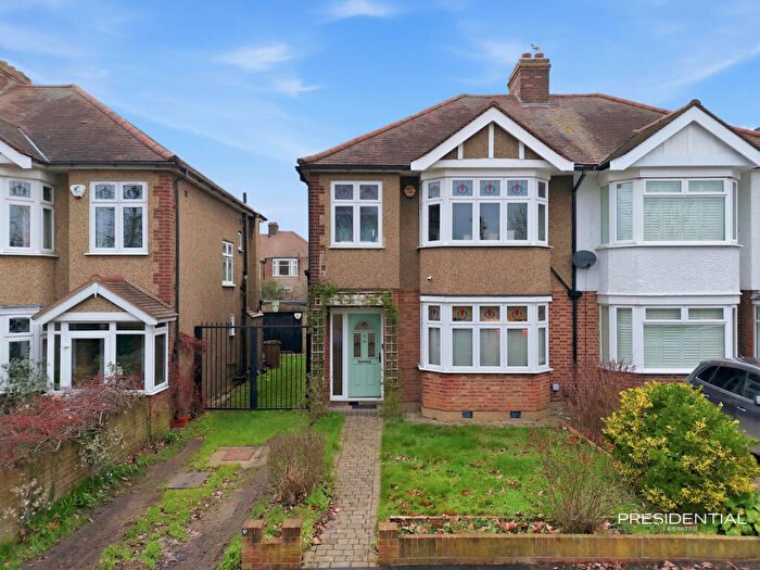 3 Bedroom Semi Detached House For Sale In Cambridge Road, Chingford, E4
