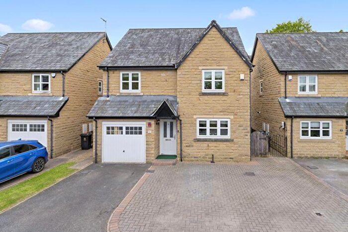 4 Bedroom House For Sale In Bracken Grange Court, Nabwood, BD18