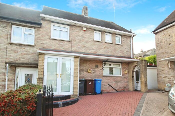 3 Bedroom Semi-Detached House For Sale In Angram Road, High Green, Sheffield, South Yorkshire, S35