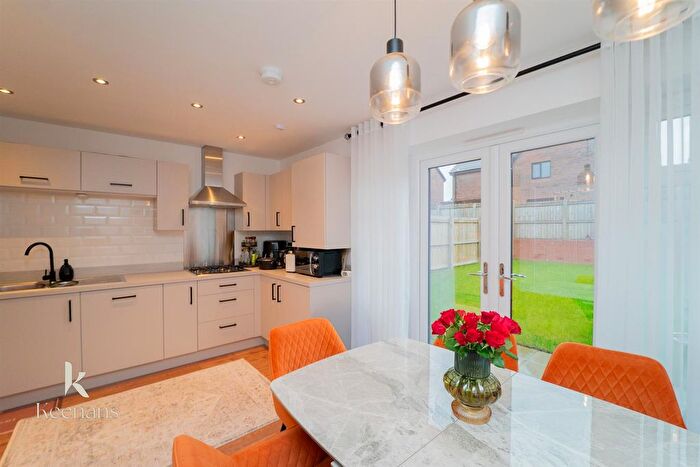 3 Bedroom Semi-detached House For Sale In Bridleway Close, Bury, BL8