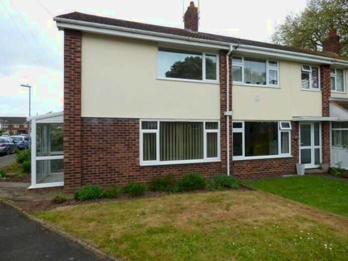 3 Bedroom End Of Terrace House To Rent In Spencer Avenue, Taunton, TA2
