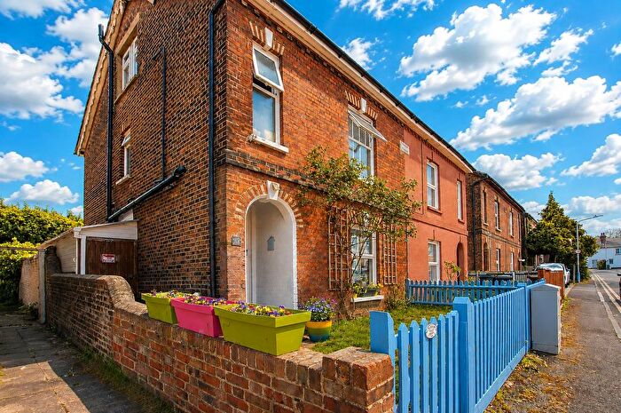 4 Bedroom Semi-Detached House For Sale In Albert Road, Tonbridge, TN9