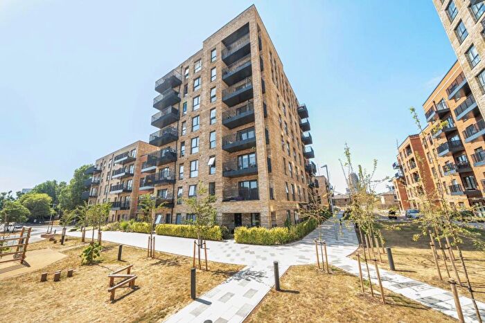 2 Bedroom Maisonette For Sale In Vousden Grove, Thamesmead, London, SE28