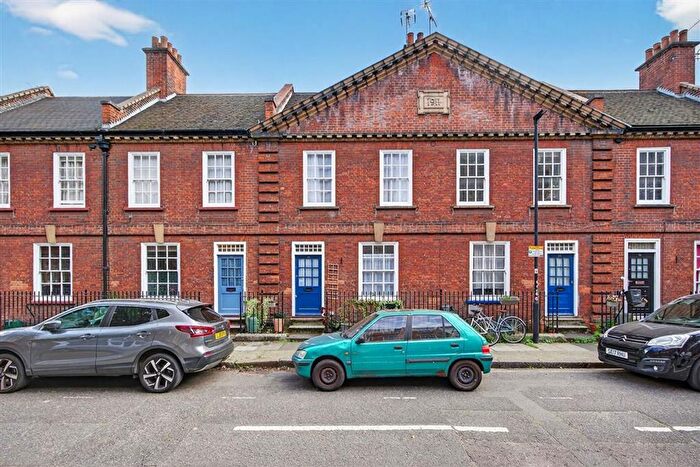 3 Bedroom Property To Rent In Aquinas Street, Waterloo, SE1