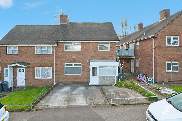 3 Bedroom Semi Detached House For Sale In Amwell Grove, Birmingham, B14