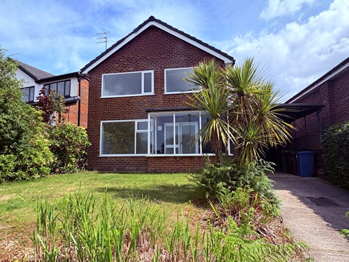 4 Bedroom Detached House To Rent In Standmoor Road, Whitefield, M45