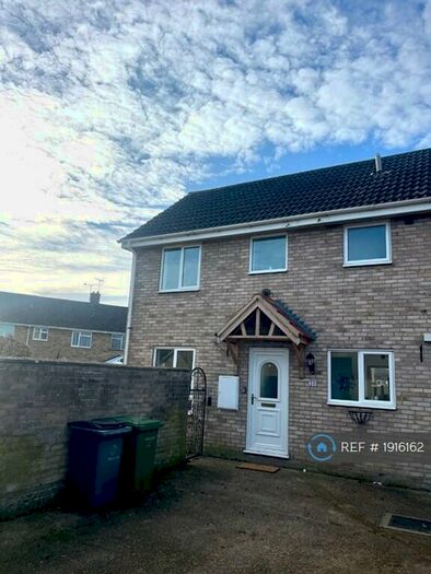 3 Bedroom Semi-Detached House To Rent In Harwood Avenue, Thetford, IP24