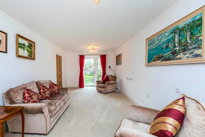 1 Bedroom Flat For Sale In The Clock House, London Road, Guildford, Surrey, GU1