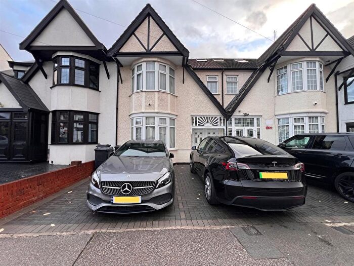 5 Bedroom Property To Rent In Redbridge Lane East, Ilford, IG4