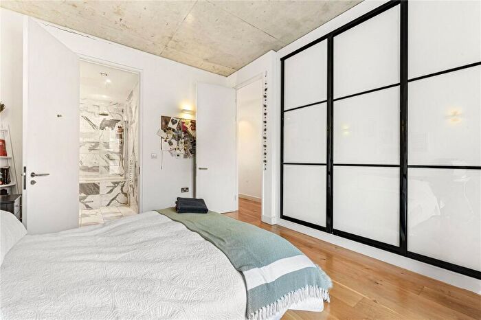 2 Bedroom Apartment To Rent In Whitmore Road, London, N1