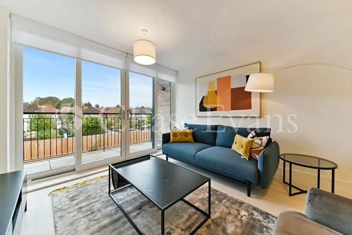 2 Bedroom Flat To Rent In Sloane Court, London Square, St Albans Road, Watford, WD24