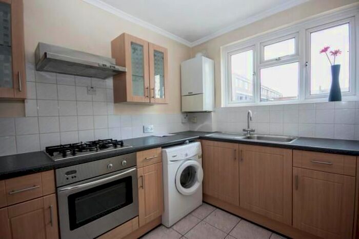 1 Bedroom Flat To Rent In Geffrye Court, Geffrye Estates, Hoxton, London, N1