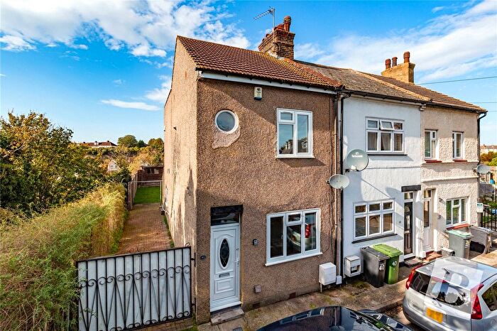 3 Bedroom End Of Terrace House To Rent In Rural Vale, Northfleet, Gravesend, Kent, DA11