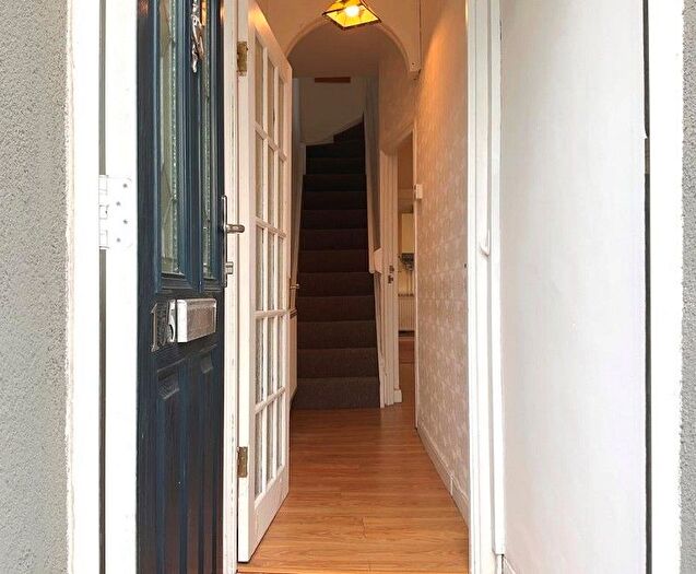 2 Bedroom End Of Terrace House To Rent In Rodney Street, Swansea, SA1