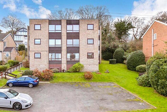 2 Bedroom Apartment For Sale In Queens Road, Cowes, Isle Of Wight, PO31