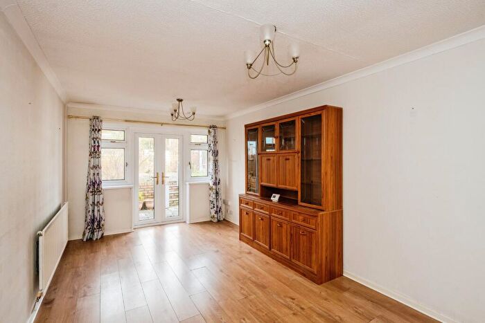 2 Bedroom Bungalow For Sale In Crud-yr-Awel, Gorseinon, Swansea, SA4