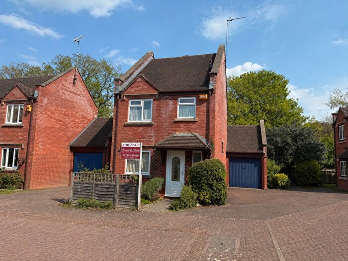 3 Bedroom Detached House For Sale In Fishersfield, Buckingham, MK18