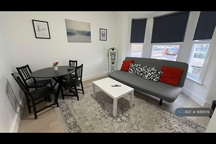 1 Bedroom Flat To Rent In Elmstead Road, Ilford, IG3