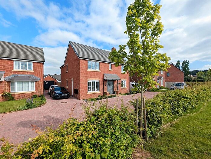 4 Bedroom Detached House For Sale In Horsefair Close, Newent, GL18