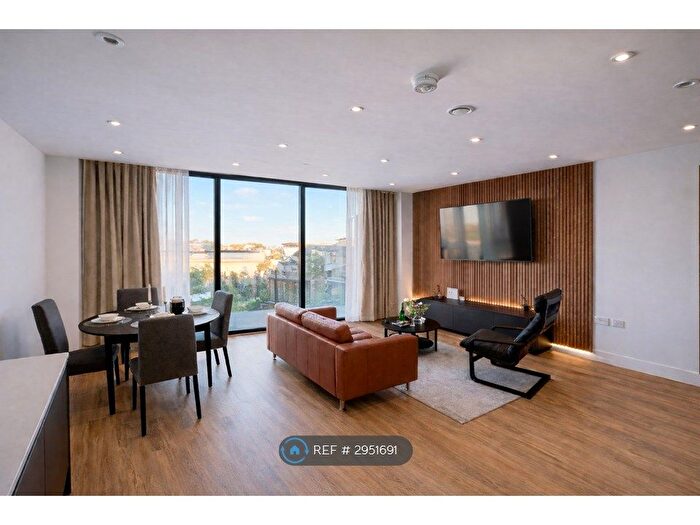 2 Bedroom Flat To Rent In Reef Manor, Bournemouth, BH5