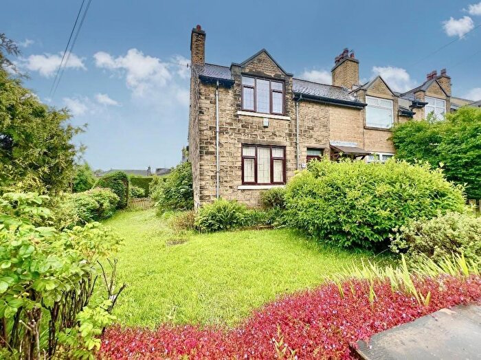 2 Bedroom Terraced House For Sale In Victory Avenue, Huddersfield, HD3
