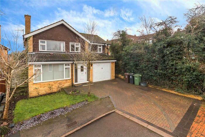 5 Bedroom Detached House To Rent In Vale Close, Harpenden, AL5