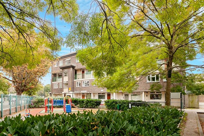 4 Bedroom Maisonette To Rent In Sherbrooke House, Bonner Road, London, E2